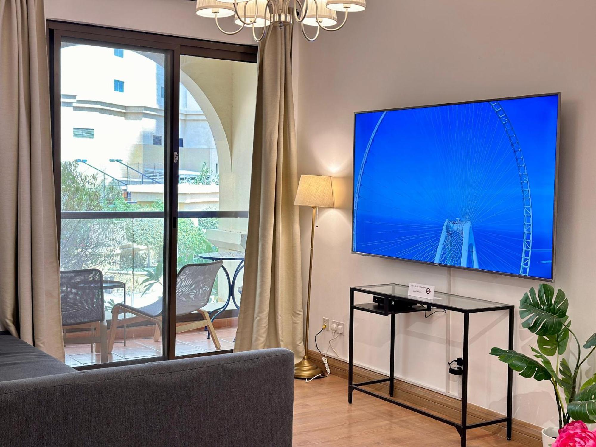 Beautiful 2Br & 4Br Apartments On Jbr Beach, Walking Distance To Bluewaters Island - By Sunkissed Holiday Homes ドバイ エクステリア 写真